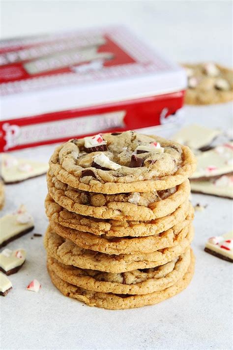 A chewy oatmeal raisin bar cookie with a hint of cinnamon. Irish Raisin Cookies R Ed Cipe : Soft And Chewy Oatmeal ...