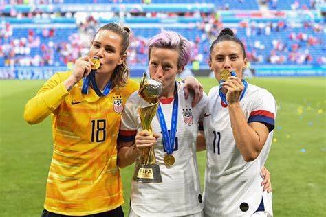 women demand equal pay for u s female soccer team men try to list the reasons why they shouldn