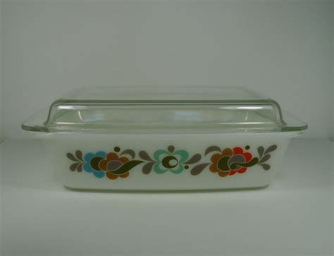 vintage jaj pyrex handed tempo carnaby casserole dish with handled glass lid 542 england 1972