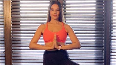 Bipasha Basu Shares Perfect Monday Workout Motivation As She Misses