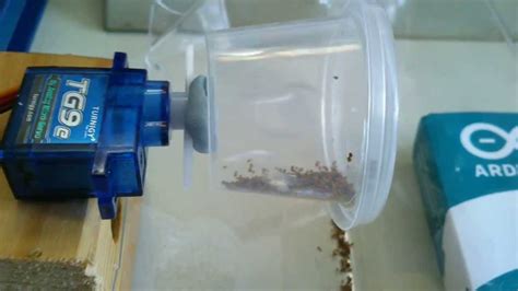 This is a simple diy for any level reef hobbyist or fishkeep or anyone with an aquarium that is tired of. Arduino powered automatic vacation fish food feeder ...