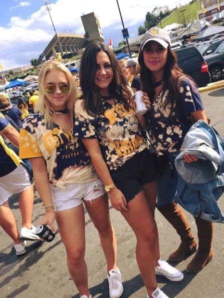 10 Adorable Gameday Outfits At West Virginia University Society19
