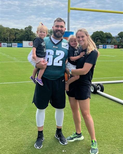 NFL player Jason Kelce and his wife invite special guest to Super Bowl