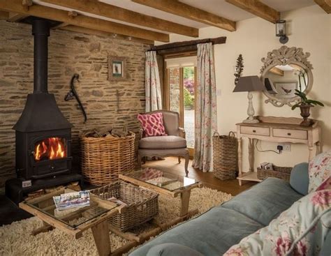 30 Amazing Small Cottage Interiors Decor Ideas - MAGZHOUSE