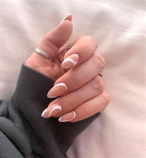 20 Fashionable Almond Nails For 2021 Oval Nails Short Acrylic Nails