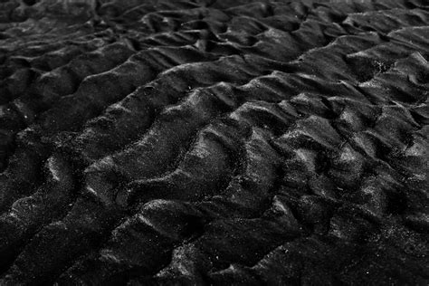 Best Black Sand Pictures Hd Download Free Images On Unsplash