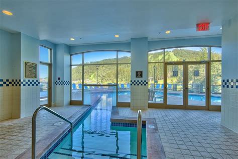 Sun Peaks Grand Hotel And Conference Centre Pool Pictures And Reviews
