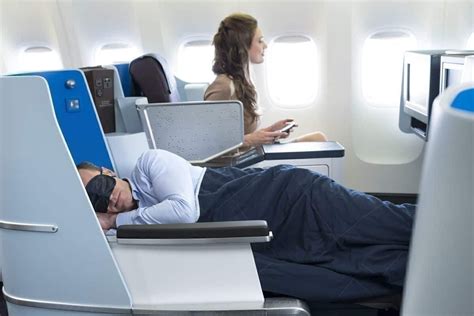 Klm Now Offers Lie Flat Business Class Seats On All Longhaul Flights Simple Flying