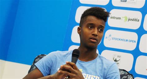 He is the younger brother of fellow tennis player elias ymer. Mikael Ymer tillbaka med besked - tappade inte ett set i ...