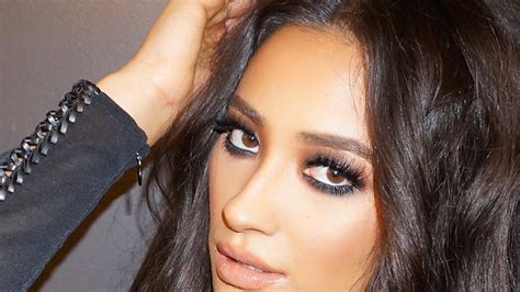 Shay Mitchell Does Youtube Makeup Tutorial Teen Vogue