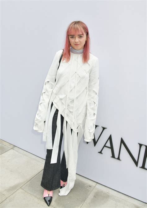 Maisie Williams At Jw Anderson Show At London Fashion Week 09162019