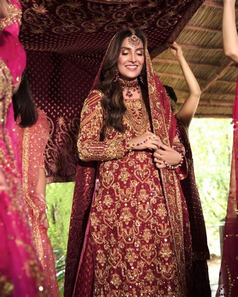 Beautiful Actress Ayeza Khan Latest Bridal Photoshoot 26th September