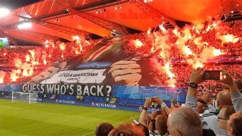 Während bei hooligans die gewalttätige auseinandersetzung mit anderen gruppen im vordergrund steht und fußballspiele oft nur einen anlass dazu bieten, steht bei ultras, die mehrheitlich der linken szene zuzuordnen sind, der sport im vordergrund; LEGIA WARSAW AGAINST BORUSSIA DORTMUNDULTRAS VS HOOLIGANS ...