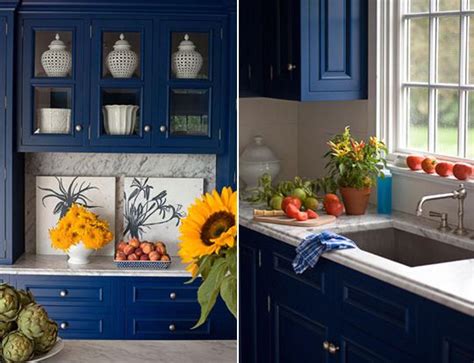 White kitchen cabinets are a popular choice, but with so many shades of white to choose from, how can. Eye For Design: Blue And White Kitchens......Classic AND ...