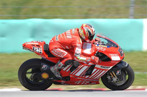 2007 Desmosedici Ducati Motogp Marlboro Team Wallpapers Hd