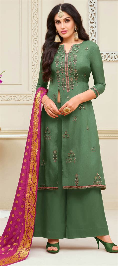 Casual Green Color Cotton Fabric Salwar Kameez 1583401