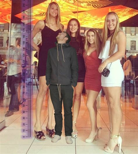 That Girl On Left Are 220 73 Ft Tall Women Fashion Tall Women Tall Girl Short Guy