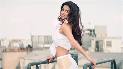 whenever you see disha patani you have to love her dishapatani bollywoodoops actresses