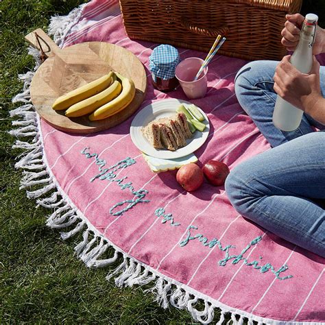 15 Best Picnic Blankets 2021 Picnic Rugs For Summer Glamour Uk
