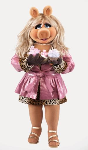 Miss Piggy Is A Fashion Editor At Vogue Paris And A Famous Blonde Miss