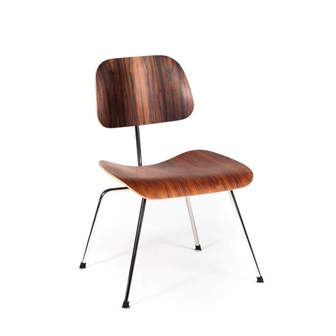 I found this 1952 eames dcm chair, in great original shape. DCM Wood Chair-Eames Vitra-Replica-Diiiz