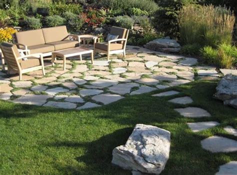 Pretty Ground Cover Between Stones With Images Patio Stones Patio