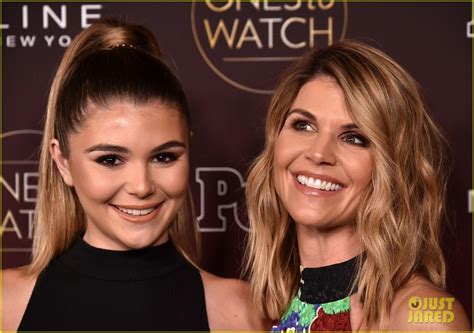 Lori Loughlins Daughter Olivia Jades Comments About College Resurface