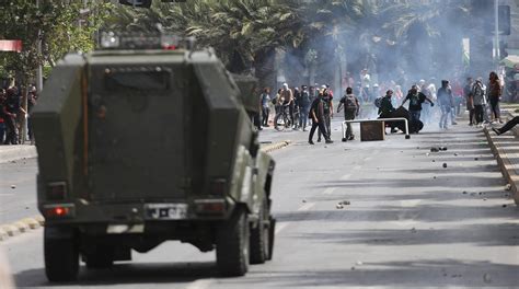 Decretan Toque De Queda Total En Santiago De Chile Tras Protestas Los