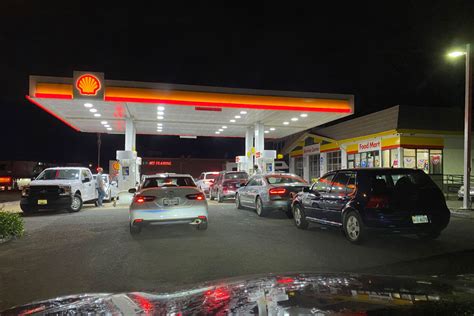 Lines Seen At Numerous Arlington Gas Stations As Governor Declares