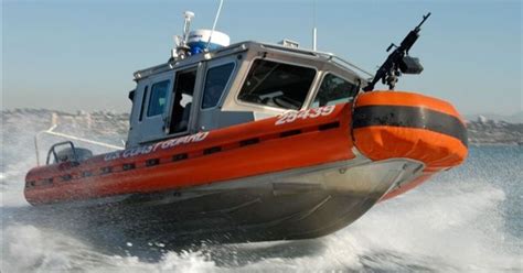 2 Men Rescued After Sailboat Runs Aground Near Fort Myers
