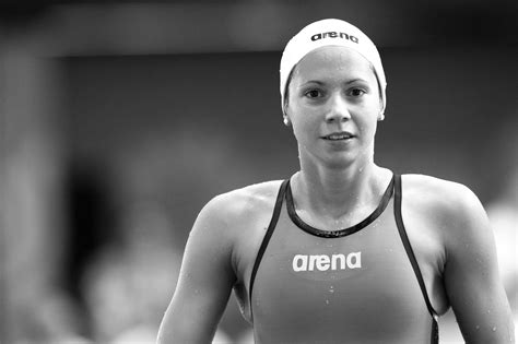 Boglárka kapás (born 22 april 1993) is a hungarian competitive swimmer who specializes in freestyle events. Boglarka Kapas Negativa Al Test Covid-19 Dopo La Quarantena