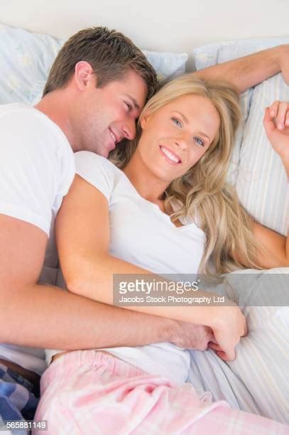 Couples Spooning Photos Et Images De Collection Getty Images