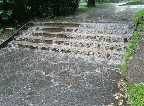 Počasí sportovcům velmi přálo, pouze mírný severovýchodní vítr mohl potrápit především kormidelníky. Český hydrometeorologický ústav varují před extrémními ...