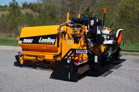 They lay the asphalt flat, but don't compact it. 2020 Leeboy 7000C - Ambrose Equipment