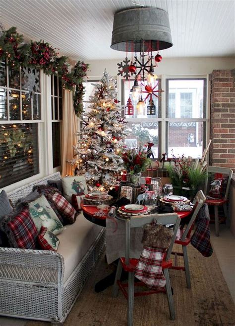 All it takes to complete the look is a classic pine garland, a bowl of festive fruits, and some twinkling tea lights. 60 simple living room christmas decorations ideas (3) | Christmas decorations rustic, Outdoor ...