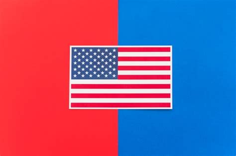 Quel Est Le Drapeau De L Amérique - Drapeau De L'amérique Sur Une Surface Colorée | Photo Gratuite