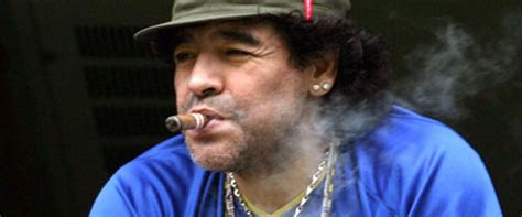 In 2012, maradona said that he is a a year earlier, maradona was spotted wearing a kaffiyeh (a traditional middle eastern headdress). Maradona mescit yaptırıyor - Magazin Haberleri | NTV