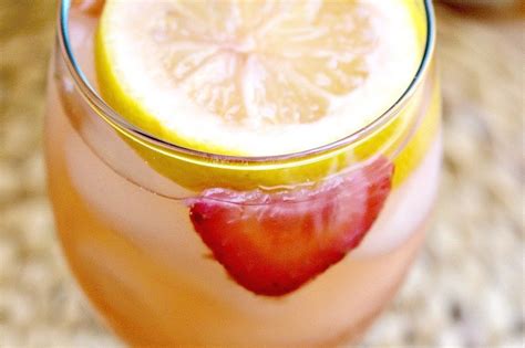 Sparkling Strawberry Lemonade A Cork Fork And Passport