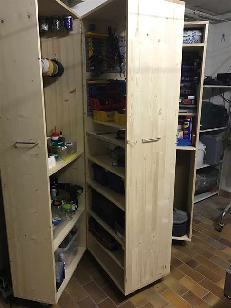 In dieser bauanleitung wird ein insgesamt 195cm hoher, 120cm breiter und 50cm tiefer schrank mit vier einlegeböden gebaut. Werkzeugschrank auf Rädern Bauanleitung zum selber bauen ...