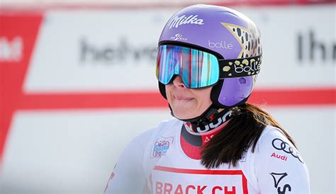 Als bestes ergebnis steht platz sechs vom super g in lake louise zu buche. Super-G in St. Moritz: Goggia gewinnt vor Brignone ...
