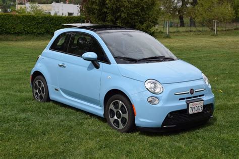 Read the definitive fiat 500 2021 review from the expert what car? Fiat 500 Elektro - California | AUTOVIA.SK