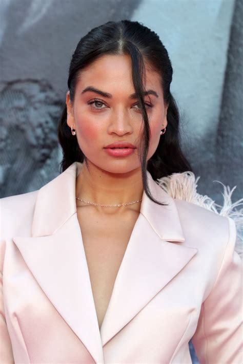 21a, jalan ss 21/37, damansara utama 47400 petaling jaya selangor: SHANINA SHAIK at Pandora Jewelry Relaunch in Los Angeles ...