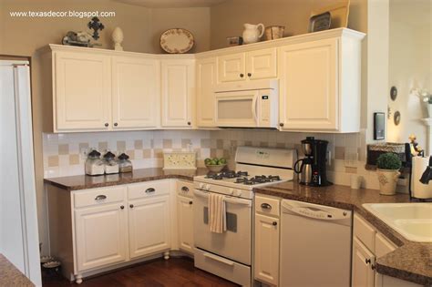 Texas Decor: Painted Kitchen Cabinet Reveal Soft closing doors and drawers.