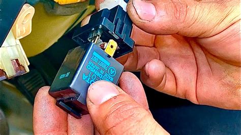 How To Replace A Turn Signal Flasher Relay Elchanojose Youtube