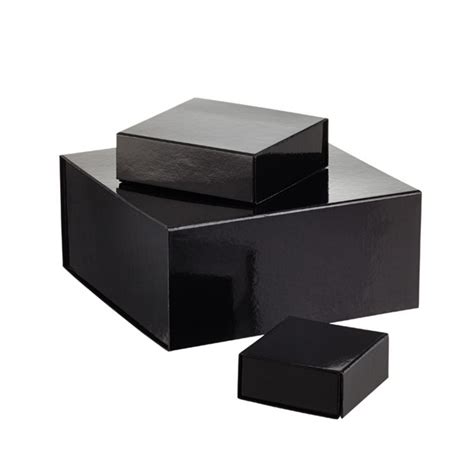 Visit our website www.luxurygiftboxcompany.co.uk & register for updates, news & more! Luxury Folding Gift Box