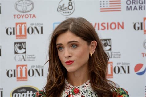 Stranger Things Star Natalia Dyer Thinks Her Younger Cast Mates Are