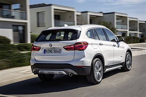 Bmw x1 sdrive20i xline is available in transmission and offered in 10 colours : BMW X1 (F48) 20i (192 Hp) sDrive Steptronic