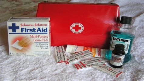 Our Guide For How To Pack A First Aid Kit For Travelling