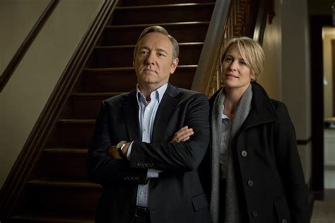 House of cards season 6 will be airing on friday, november 2 as the netflix drama wraps up. Style in Film: Robin Wright in House of Cards | Classiq