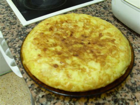 Paella valenciana, arroces, carne, pescado, recetas de pollo. Tortilla Española con cebolla - Recetario Cocina
